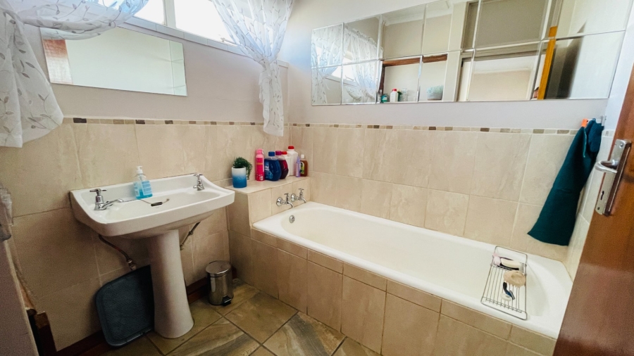 2 Bedroom Property for Sale in Potchefstroom South North West